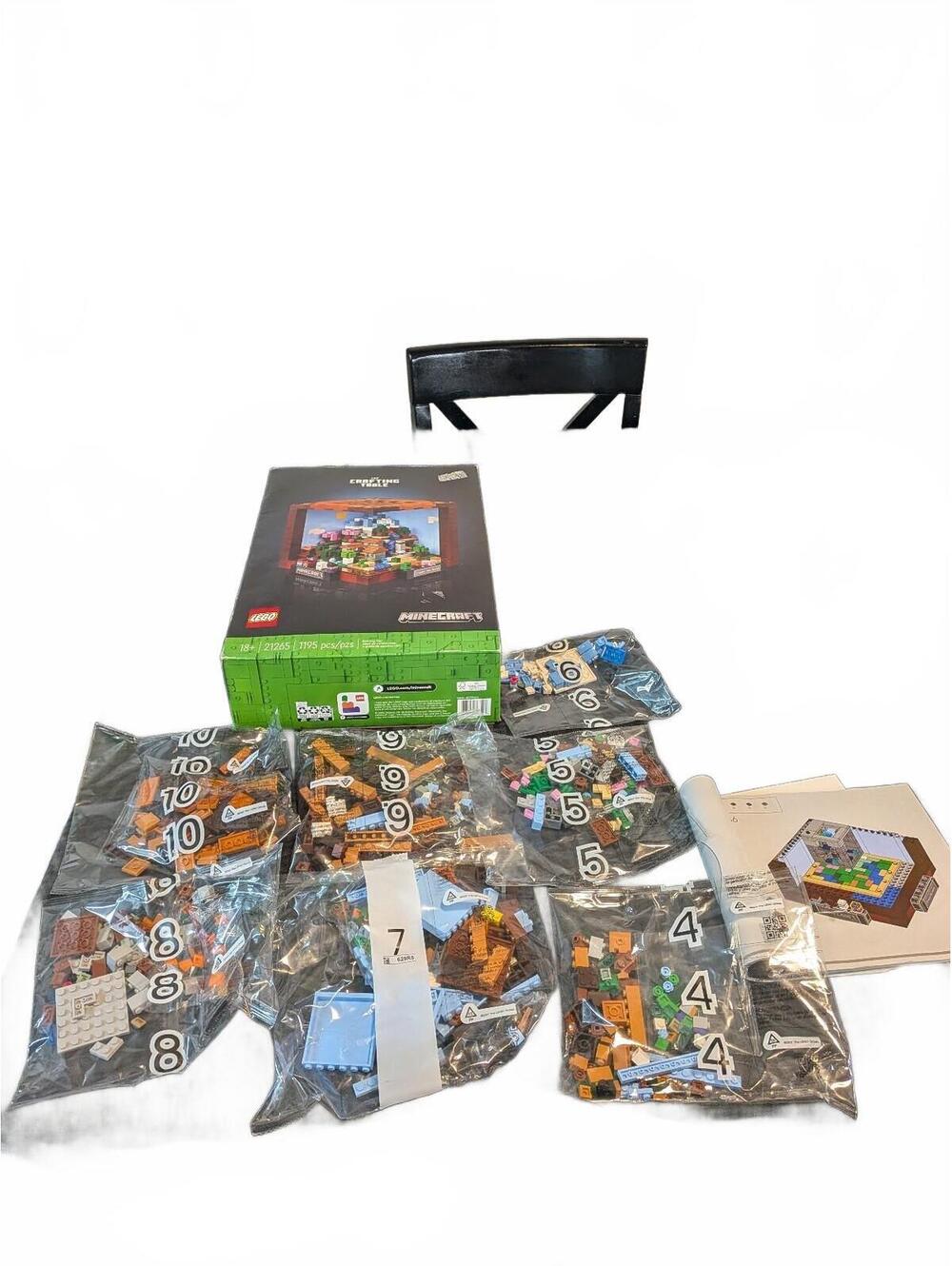 LEGO Minecraft The Crafting Table 21165 Building Kit